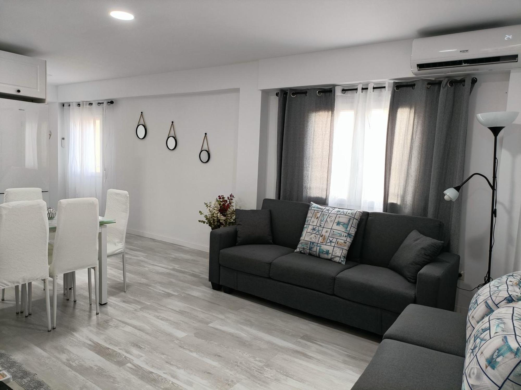 Mare De Deu, Vivienda Vacacional Para Familias Y Mayores De 25 Anos En El Grao De Gandia-Playa Playa de Gandia Exterior photo